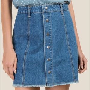 Francesca’s Harper Snap Front Denim Skirt | Size: M